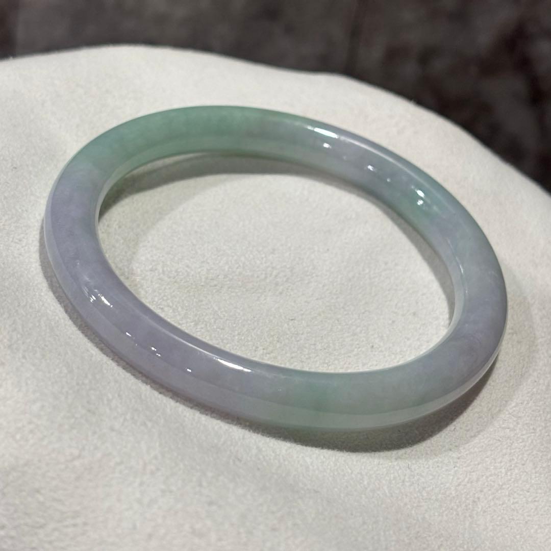 ミャンマー産天然本翡翠　A貨　春彩色　バングル　〜57