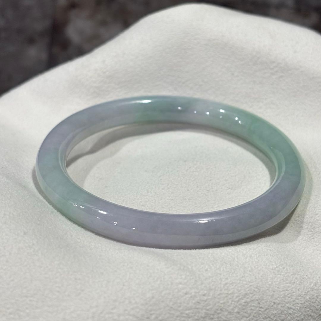 ミャンマー産天然本翡翠　A貨　春彩色　バングル　〜57