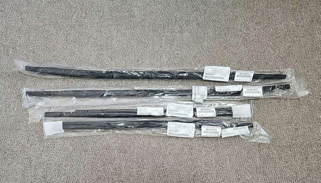 トヨタ 純正 GUN125 ハイラックス ドア ウェザーストリップ ブラック