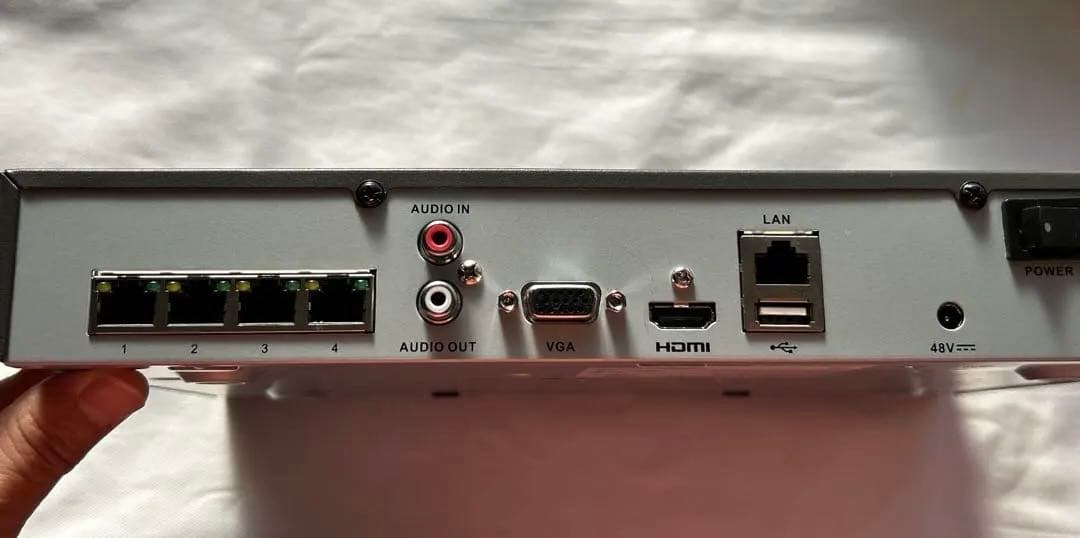 HIKVISION DS-7604NI-K1/4P ネットワークビデオレコーダー