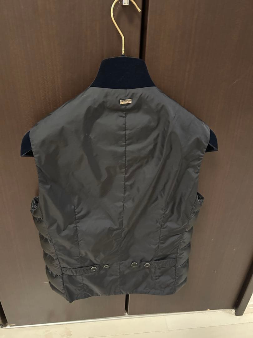 HERNO ヘルノ ダウン　ベスト サイズ44 ブラック　美品