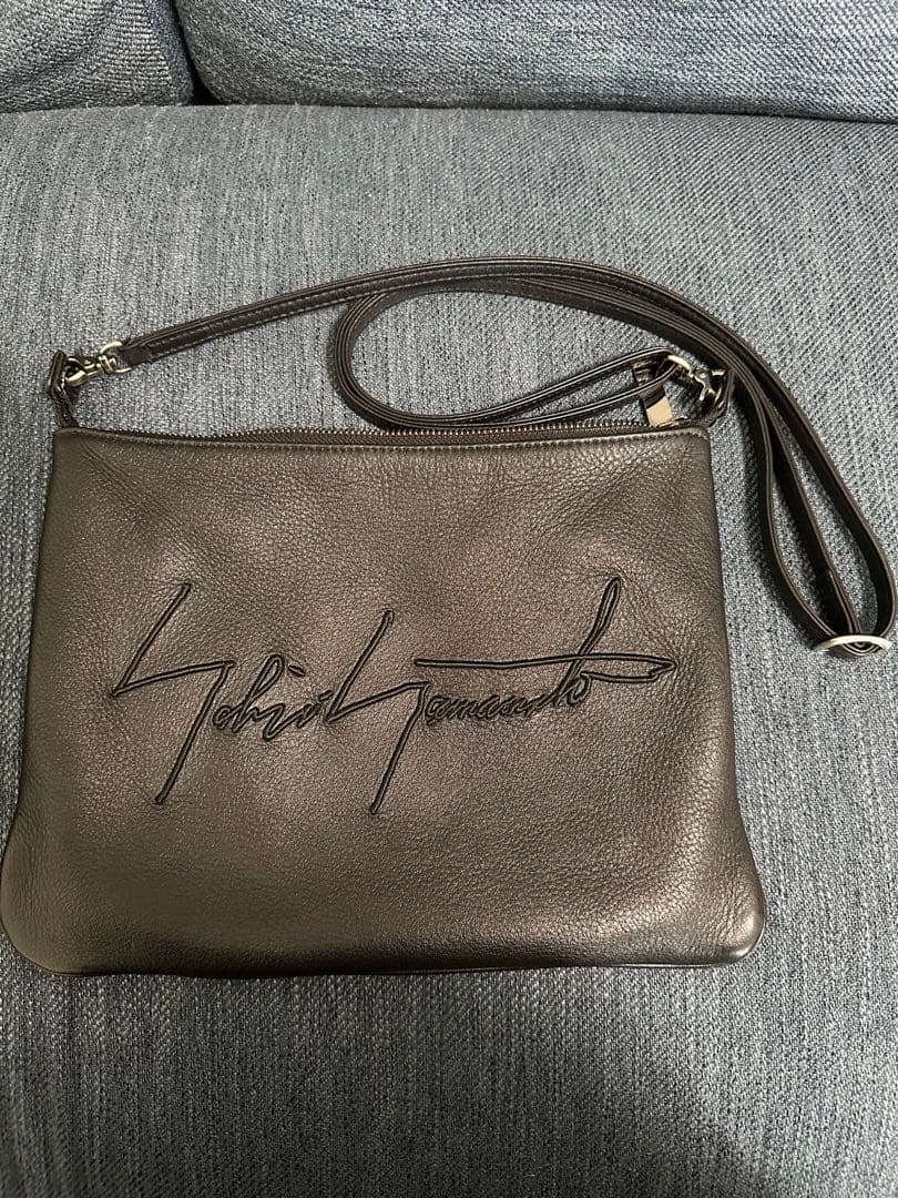 ヨウジヤマモト 2way サコッシュ クラッチ 立体ロゴ レザー