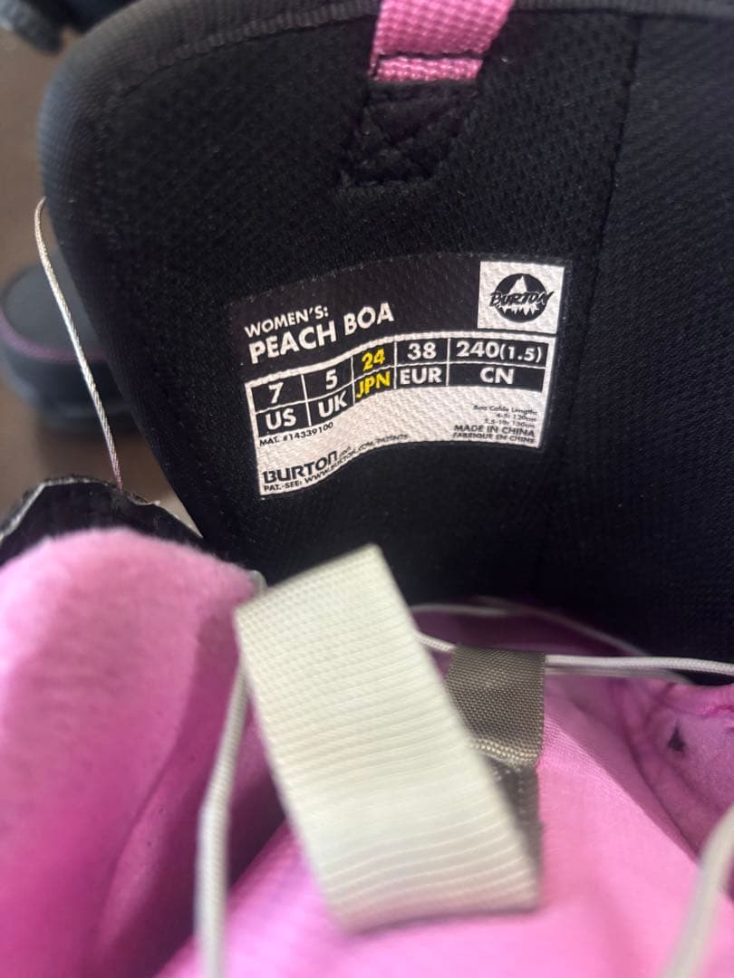 BURTON PEACH スノーボードブーツ 女性用　24センチ