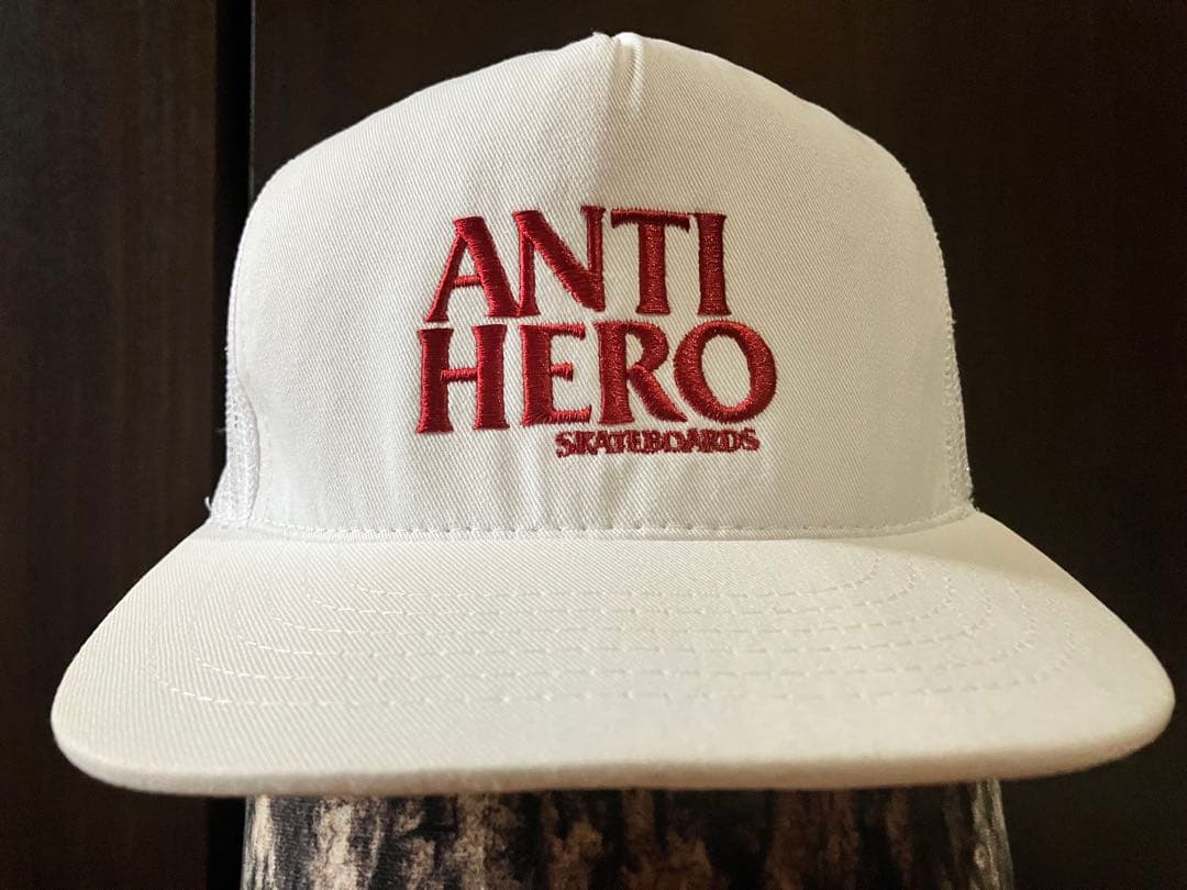 ANTI HERO メッシュ　キャップ ホワイト