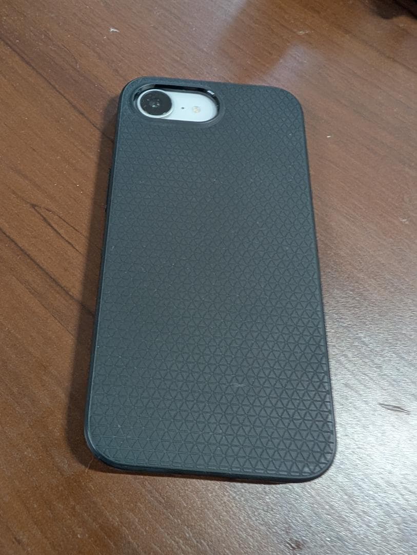 iPhone16e　Docomo版　128GB　利用制限◯　バッテリー100％