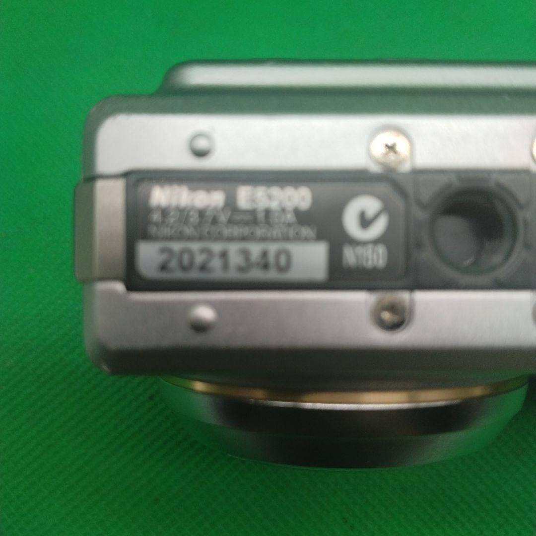 N28-01【動作確認OK・美品】Nikon ニコンCOOLPIX 5200