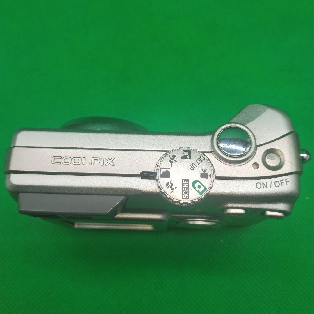 N28-01【動作確認OK・美品】Nikon ニコンCOOLPIX 5200