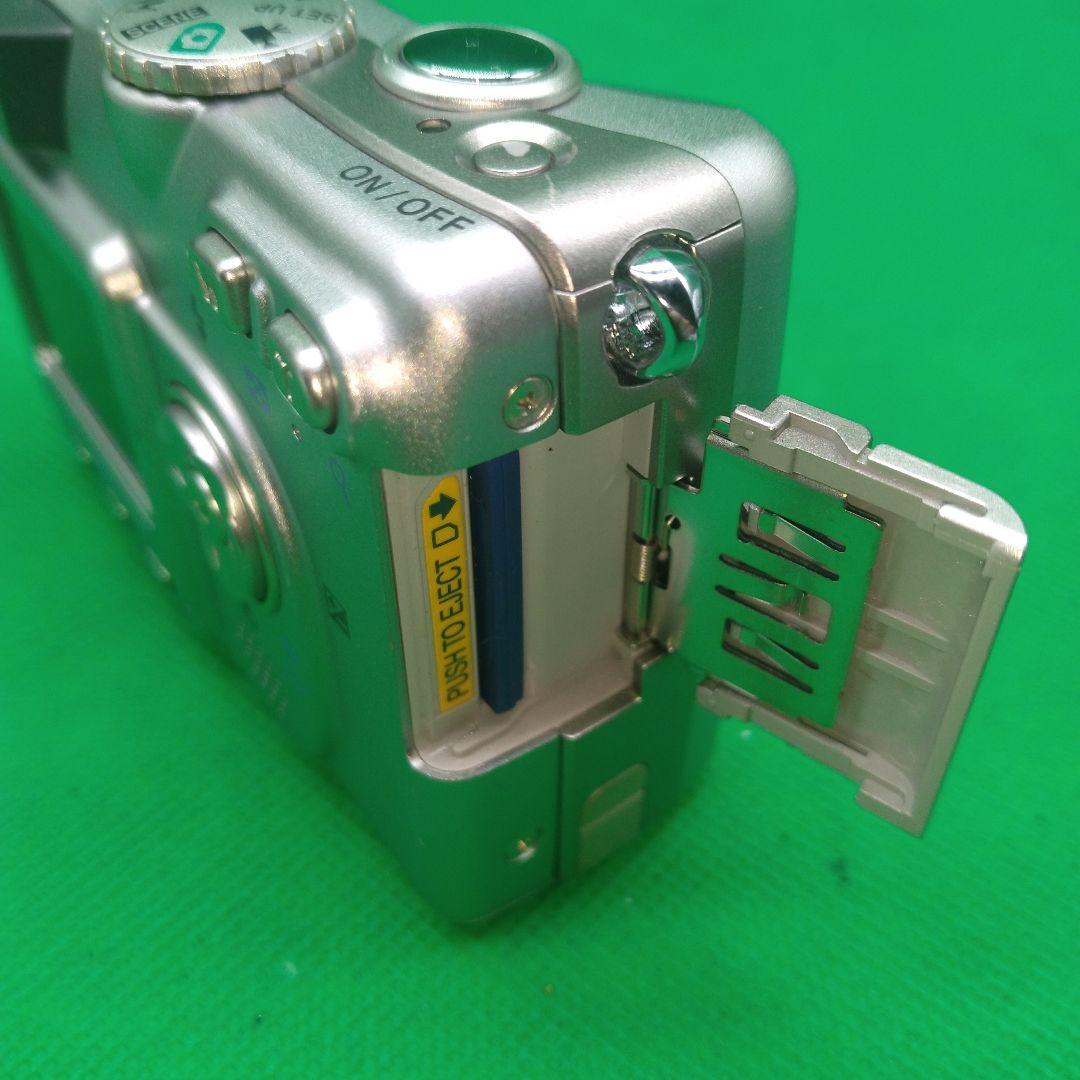 N28-01【動作確認OK・美品】Nikon ニコンCOOLPIX 5200