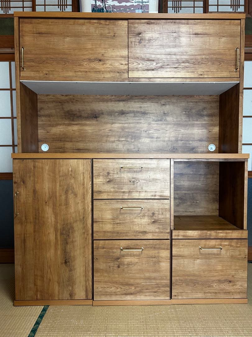 木目調食器棚 収納力抜群