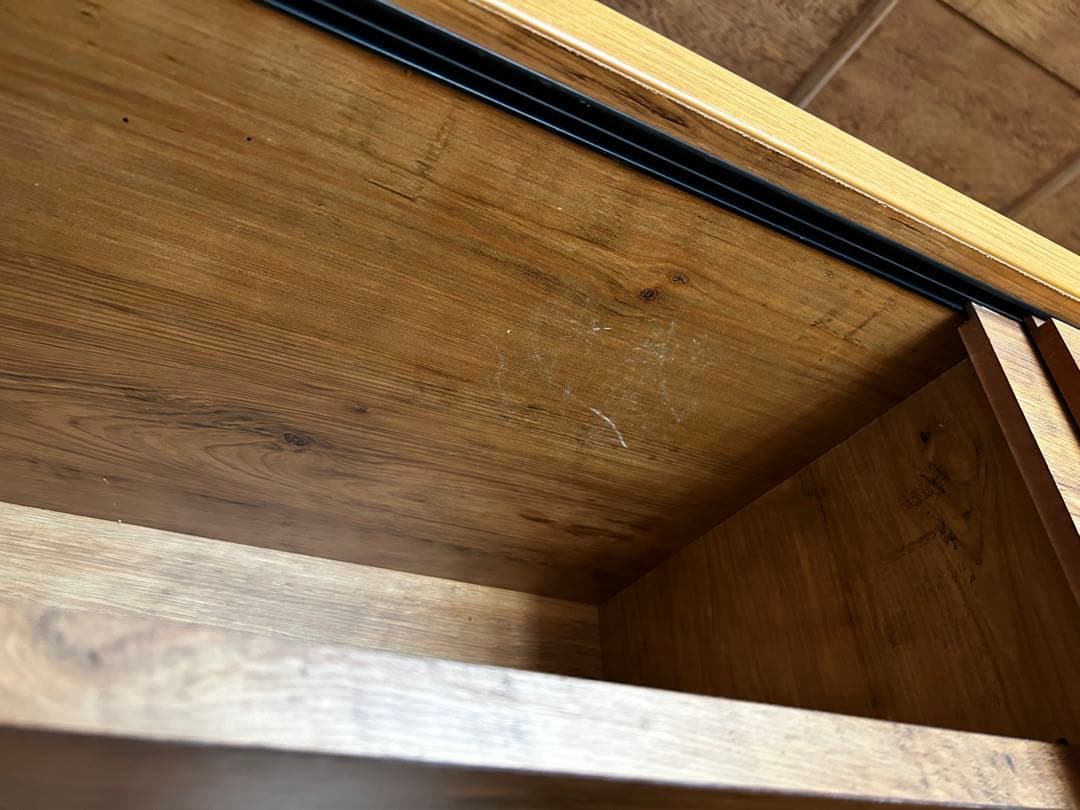 木目調食器棚 収納力抜群