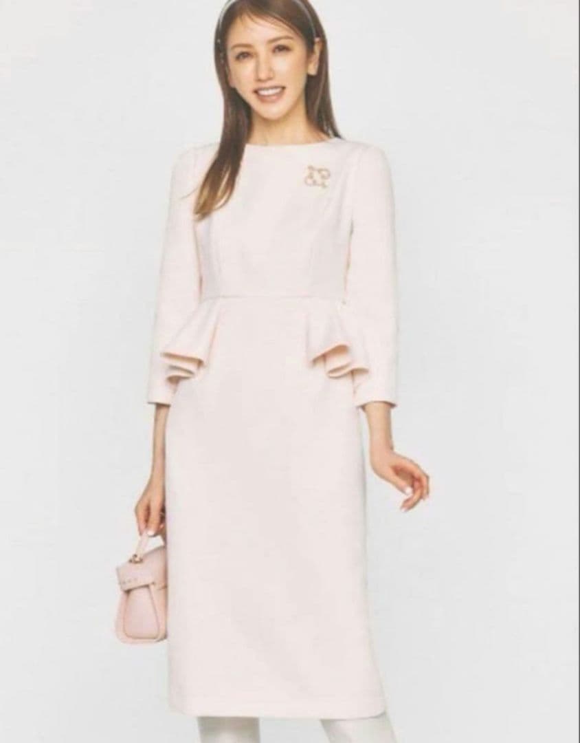 【最終価格】CELFORDセルフォード ロングスリーブペプラムタイトワンピース