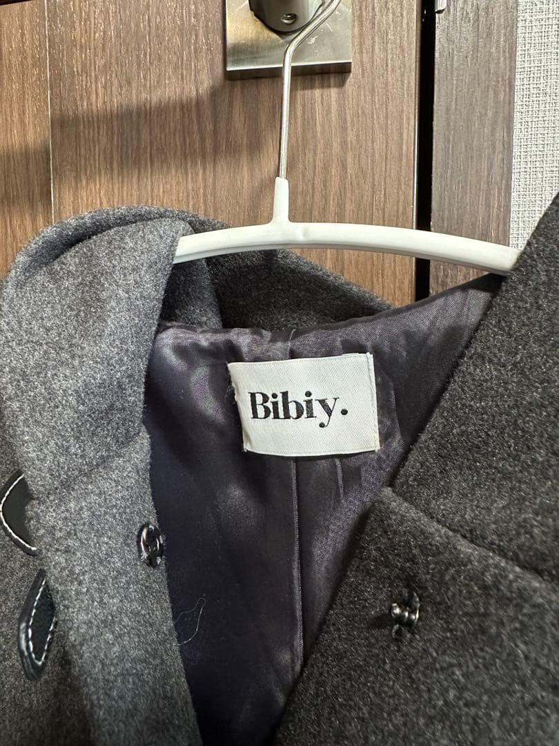 Bibiy. グレー フード付き ウール風ベスト