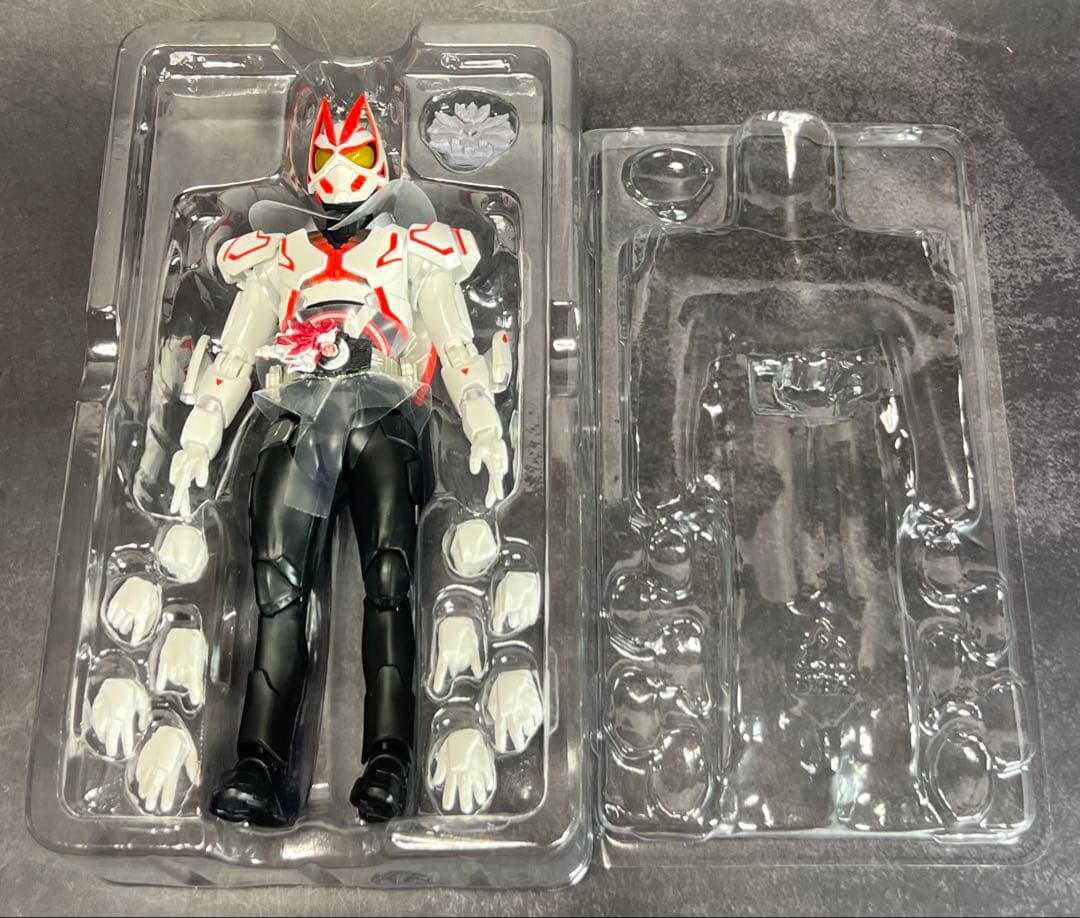S.H.Figuarts仮面ライダーギーツブーストマークIII開封品