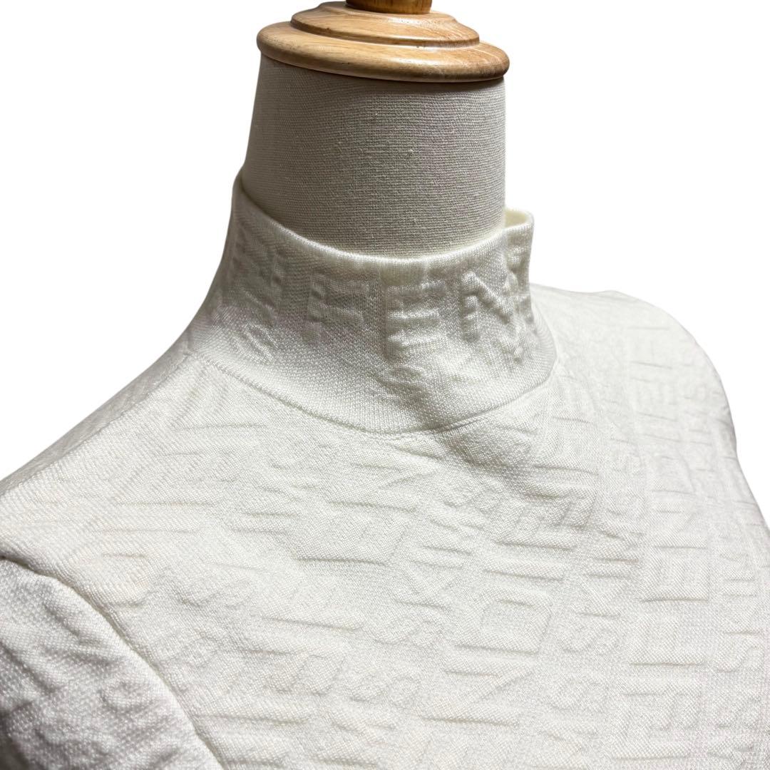 FENDI フェンディ　エンボスロゴ　ニットワンピース　白　サイズ40（M）