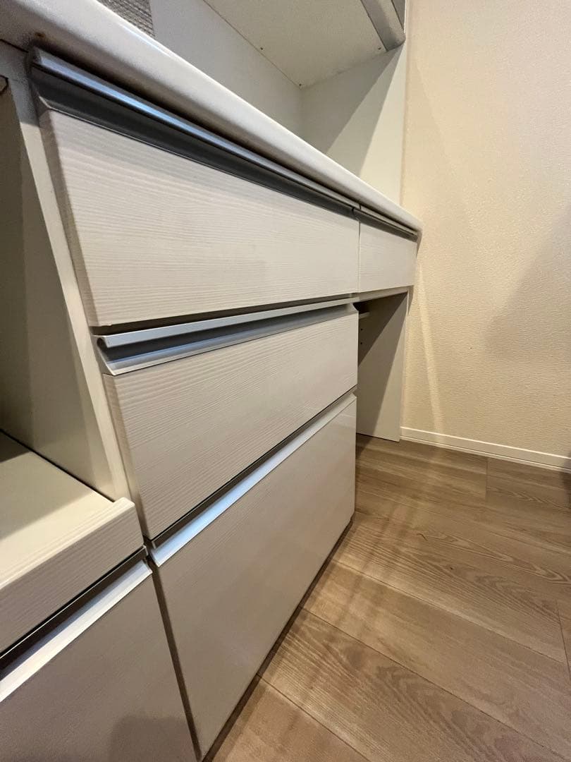 ★大幅値下げ中！ 食器棚 W1560 D490 H2050 ホワイト