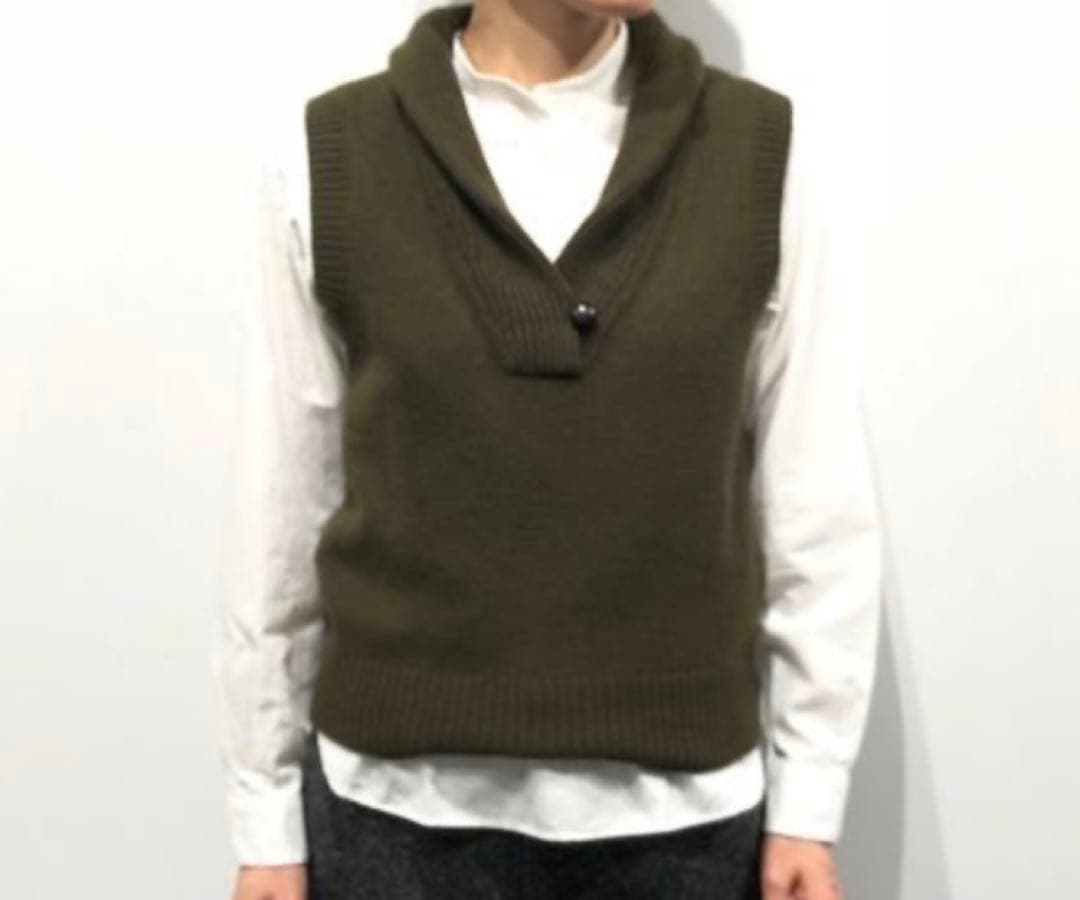 マーガレットハウエル　ショールカラーベスト　カシミヤ　シルク　くるみボタン