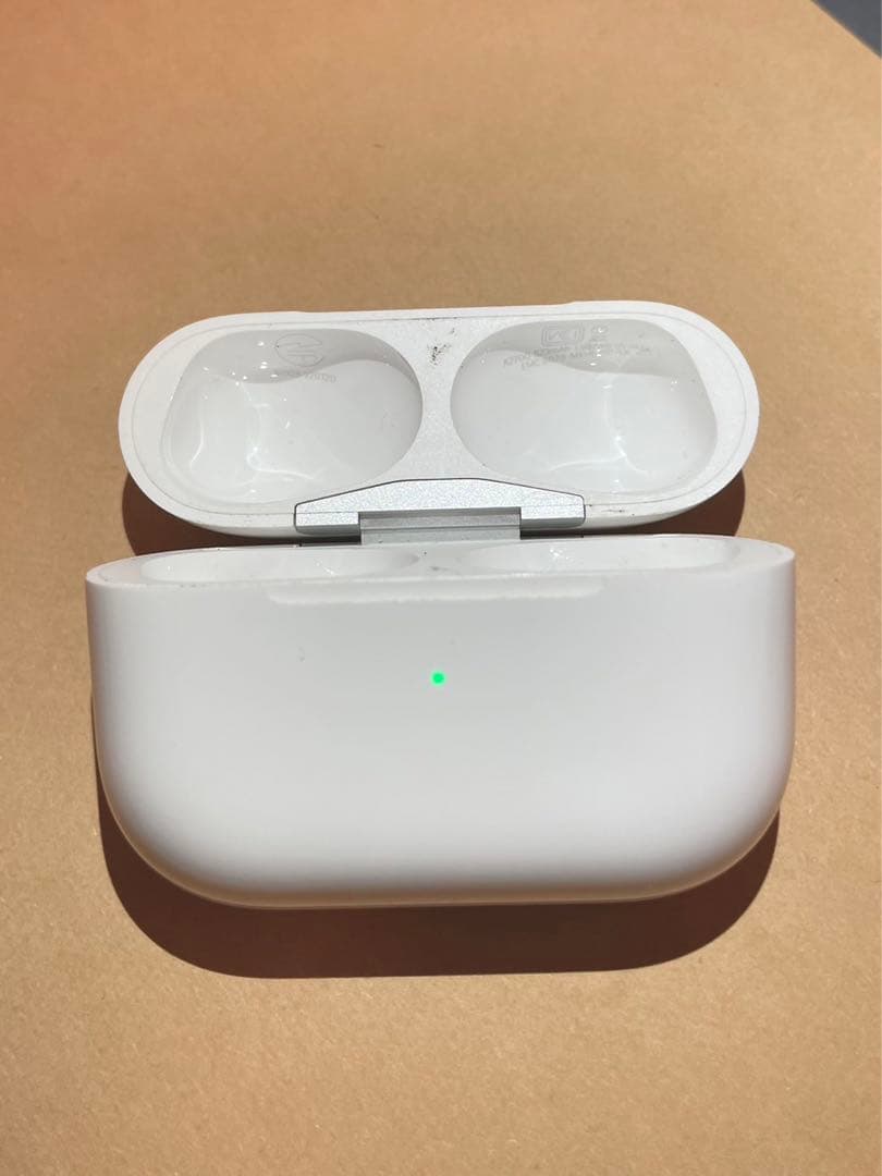 AirPods Pro 第2世代　充電ケースのみ