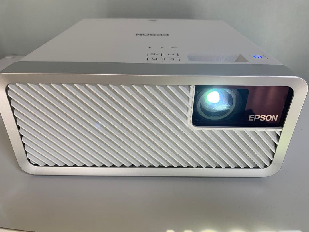 【ランプ使用時間 0H】EPSON ホーム プロジェクター EF-100W