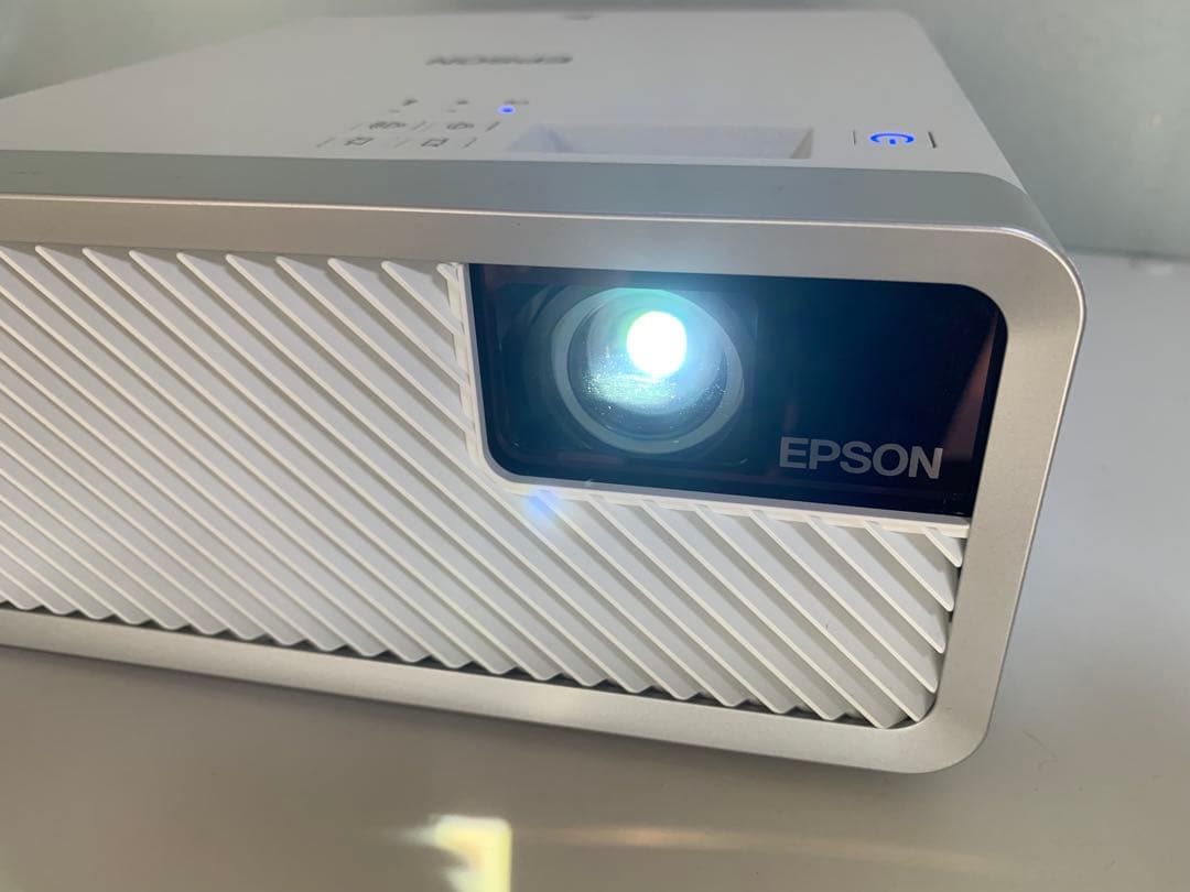 【ランプ使用時間 0H】EPSON ホーム プロジェクター EF-100W