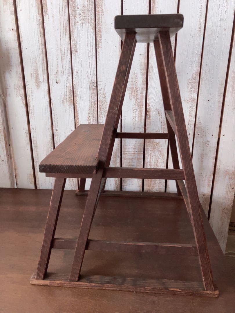 ヴィンテージ　昭和レトロ　大きな　古い木製台　ステップ　踏み台　飾り棚　シェルフ