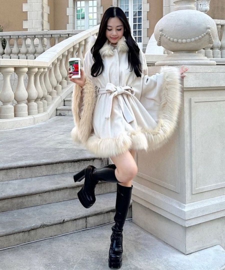 【Sページ】 PARTY フードファーケープコート オフホワイト