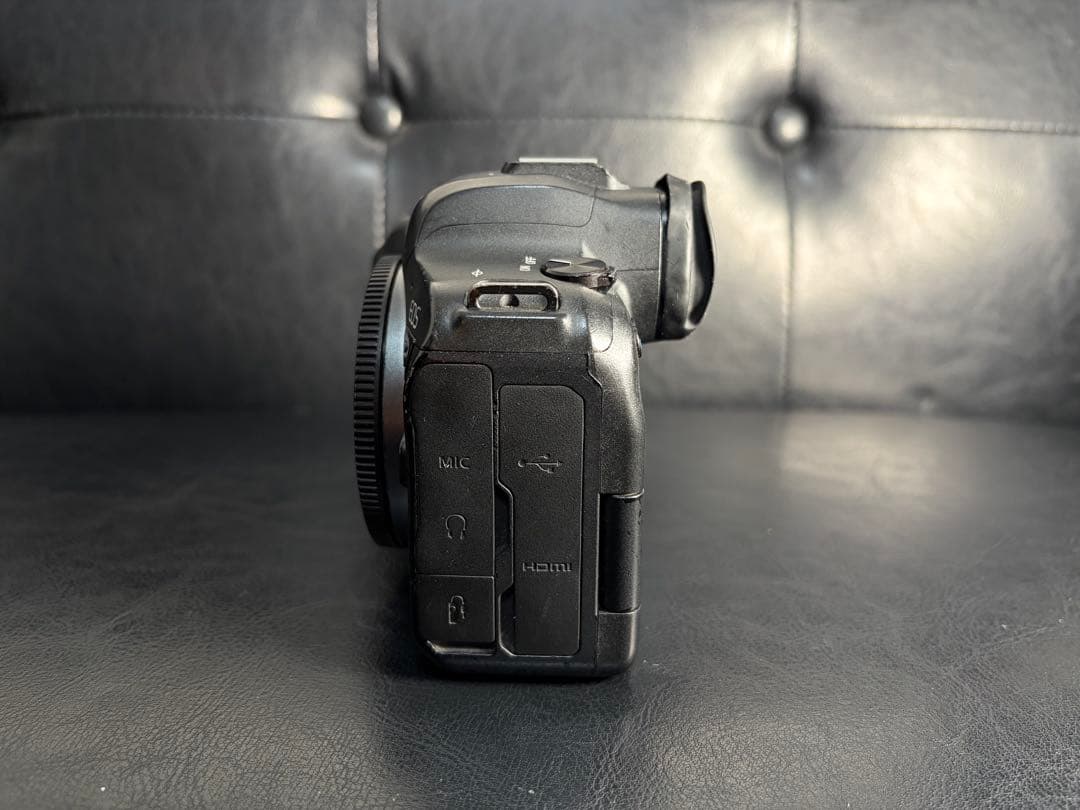 Canon EOS R6 デジタル一眼レフ 本体 バッテリー２個セット(073)