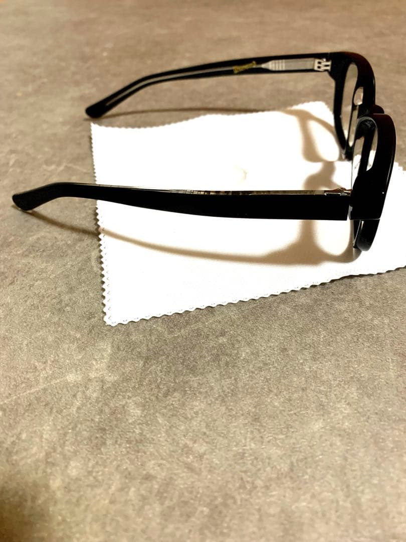 UNCROWD HELLA /BLKフレーム×レンズ(調光GRY)美品サングラス