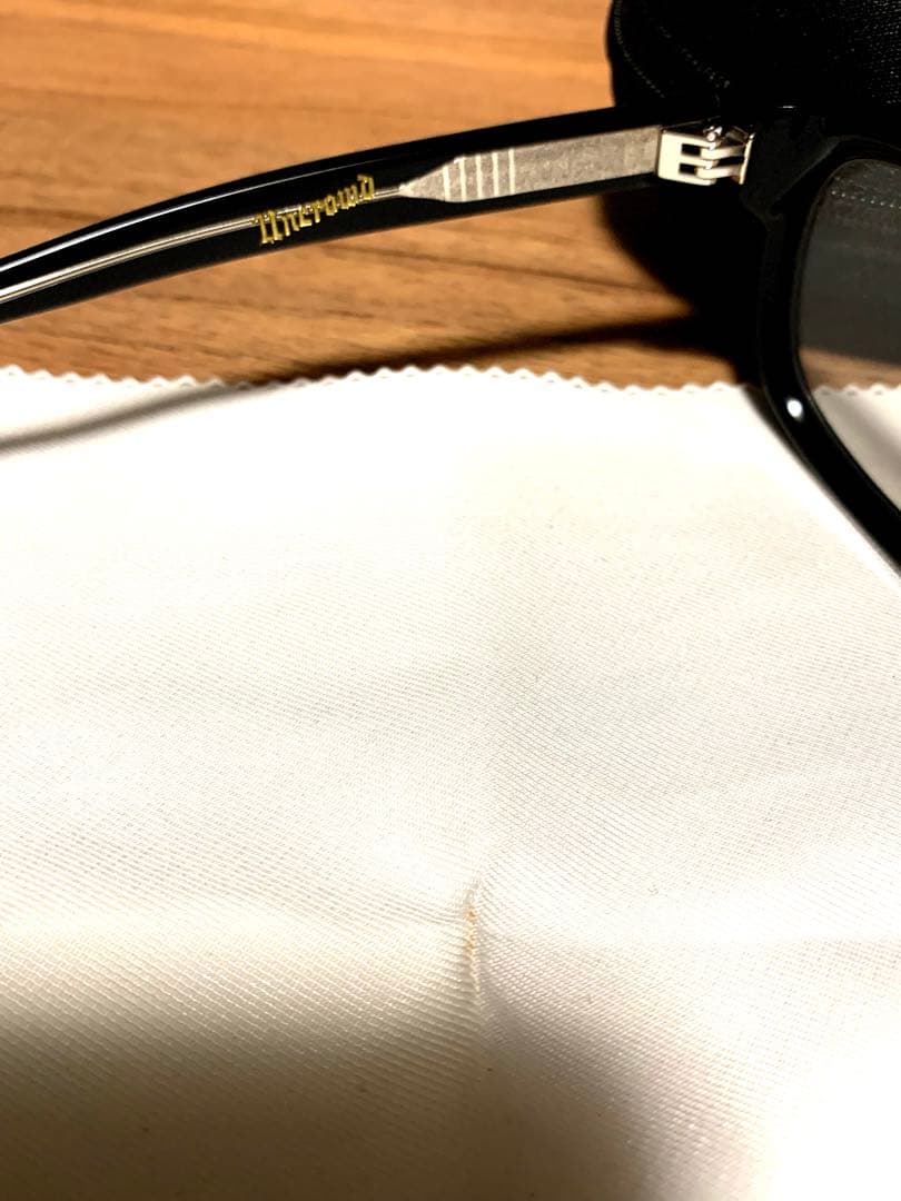 UNCROWD HELLA /BLKフレーム×レンズ(調光GRY)美品サングラス