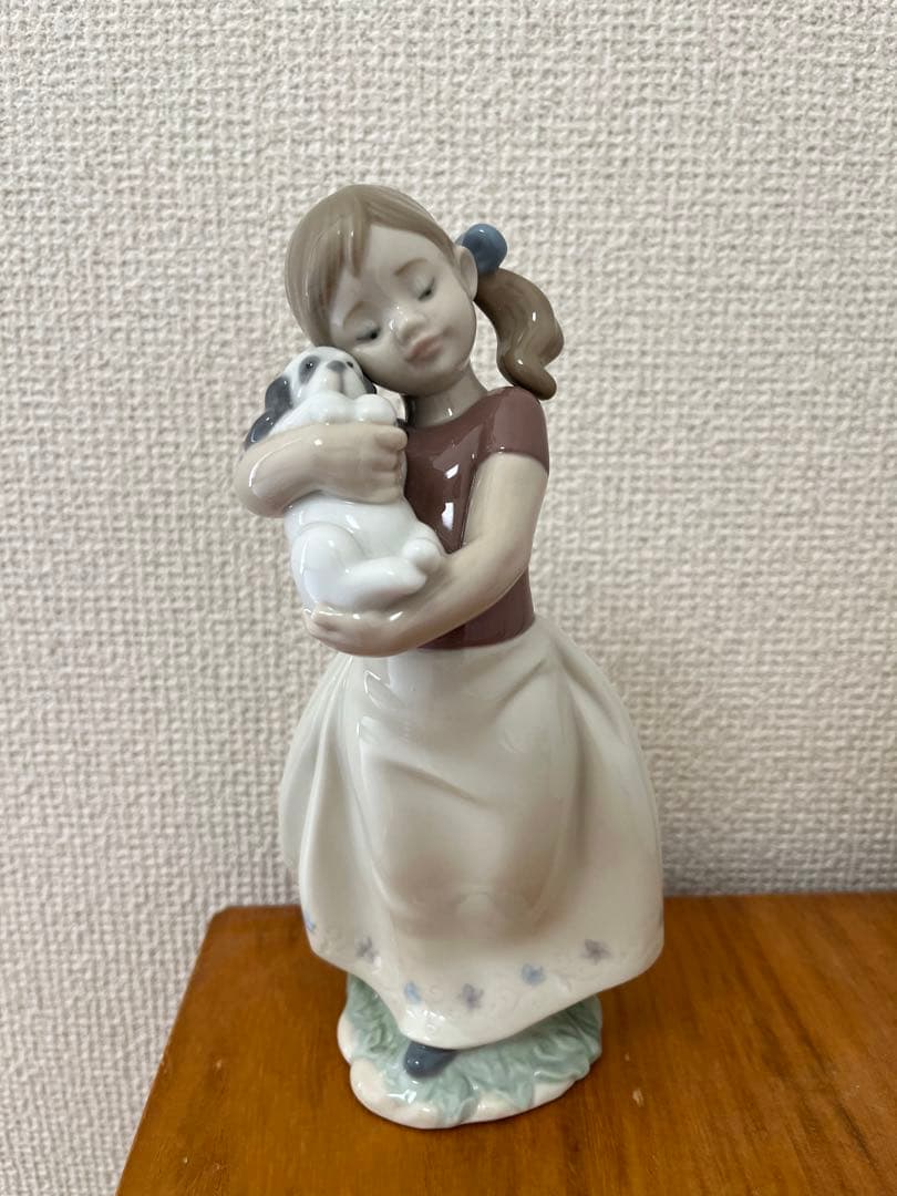 リヤドロ LLADRO 私の可愛い子犬　フィギュリン