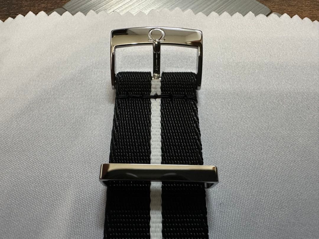 【純正品】オメガ OMEGA NATOストラップ ブラック＆ホワイト