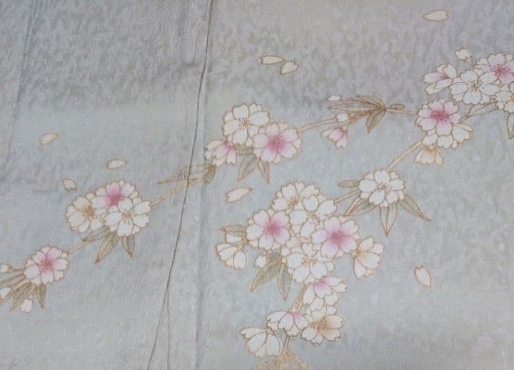 【お値下げ中】正絹 訪問着 桜吹雪 優しい水色