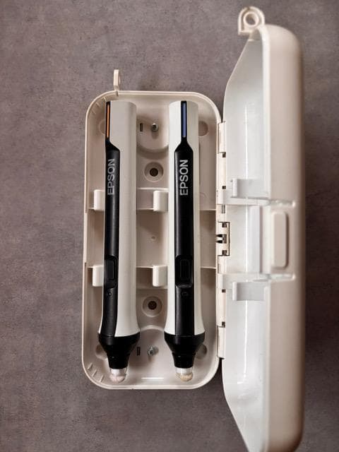 EPSON EB-685WT 超短焦点プロジェクター 電子ペン2本/リモコン有