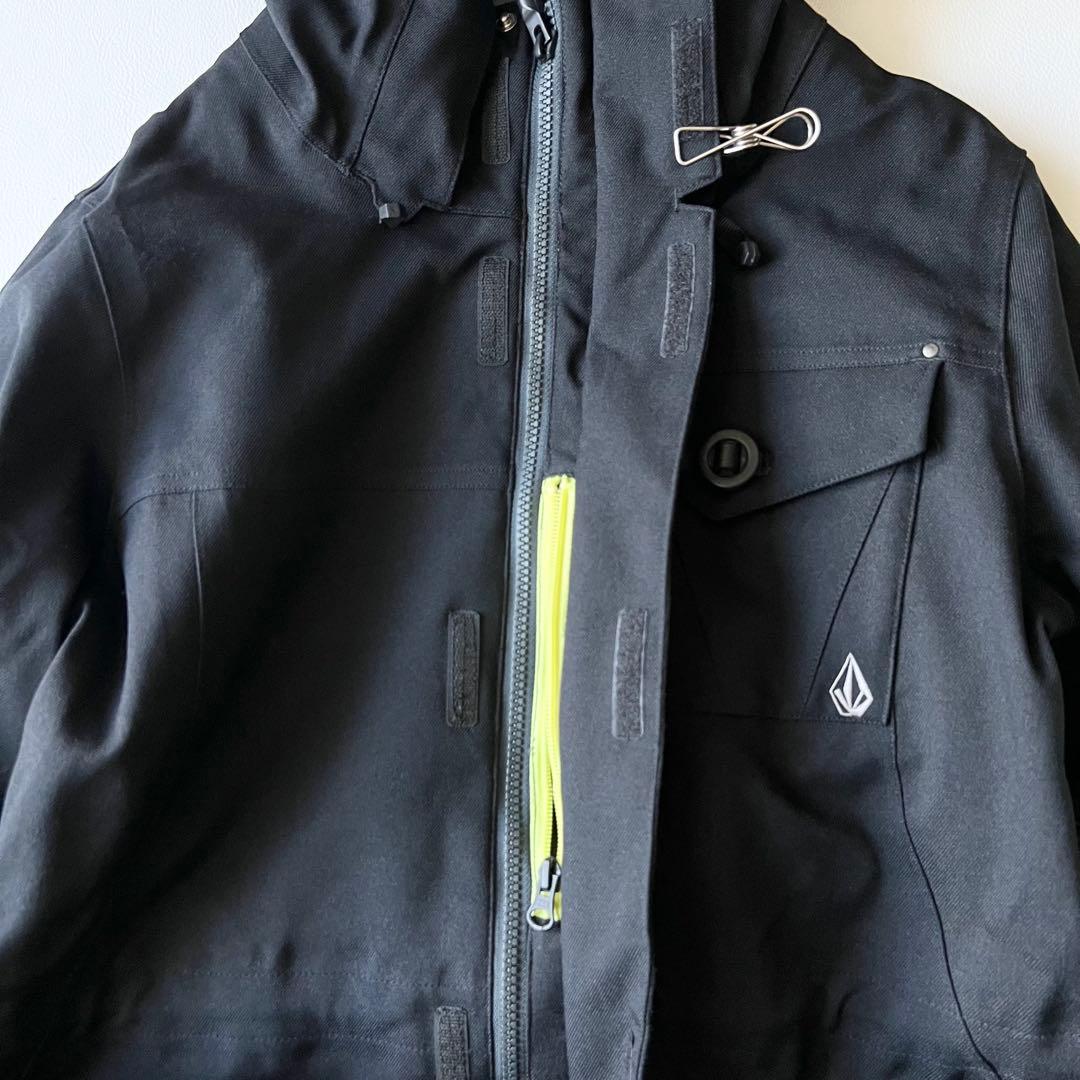 3284【美品】ボルコム　ジャケット 中綿入り 無地 スノボウェア レディース