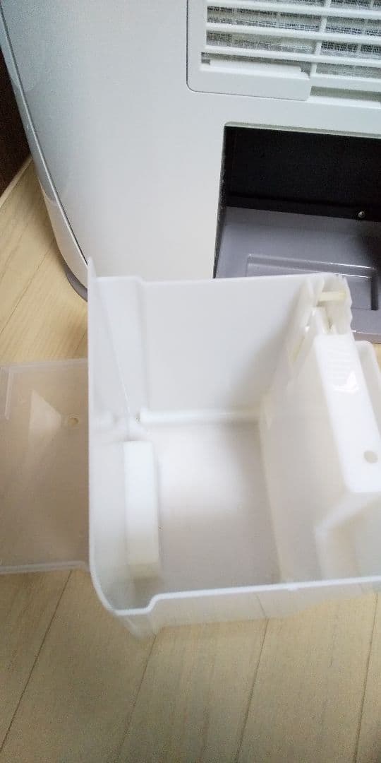 今からの時期にオススメ、コロナ衣類乾燥除湿機✨