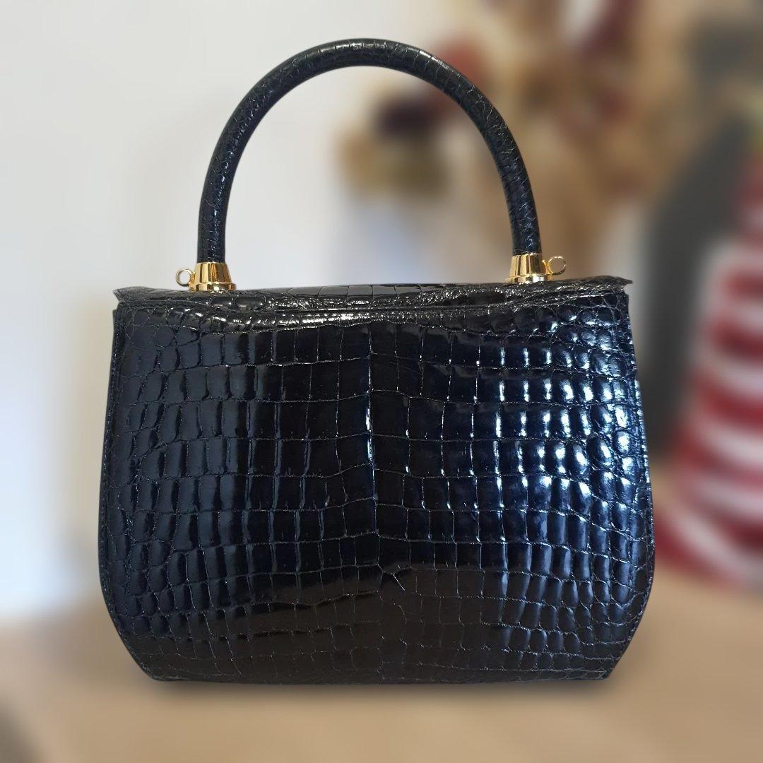 シャイニンクロコダイル本革ハンドバッグ ブラック