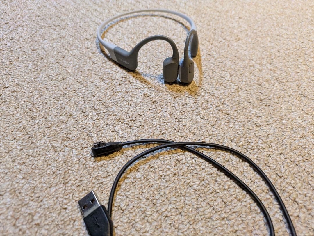 AEROPEX 骨伝導イヤホン グレー ケース付き