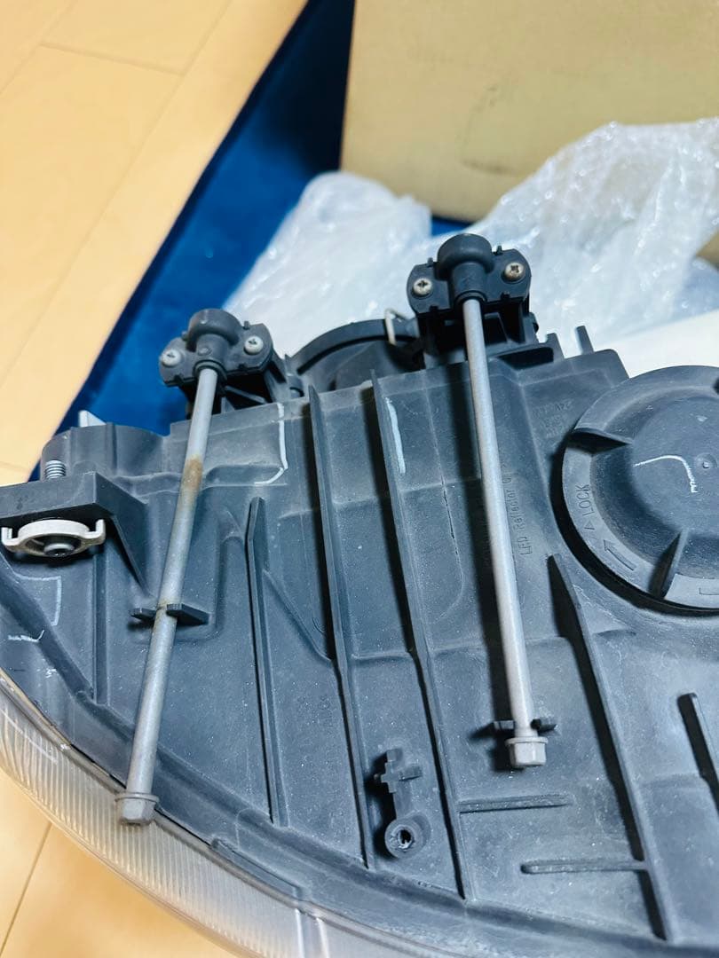 三菱ふそう 17スーパーグレート 運転席側ヘッドライト 中古