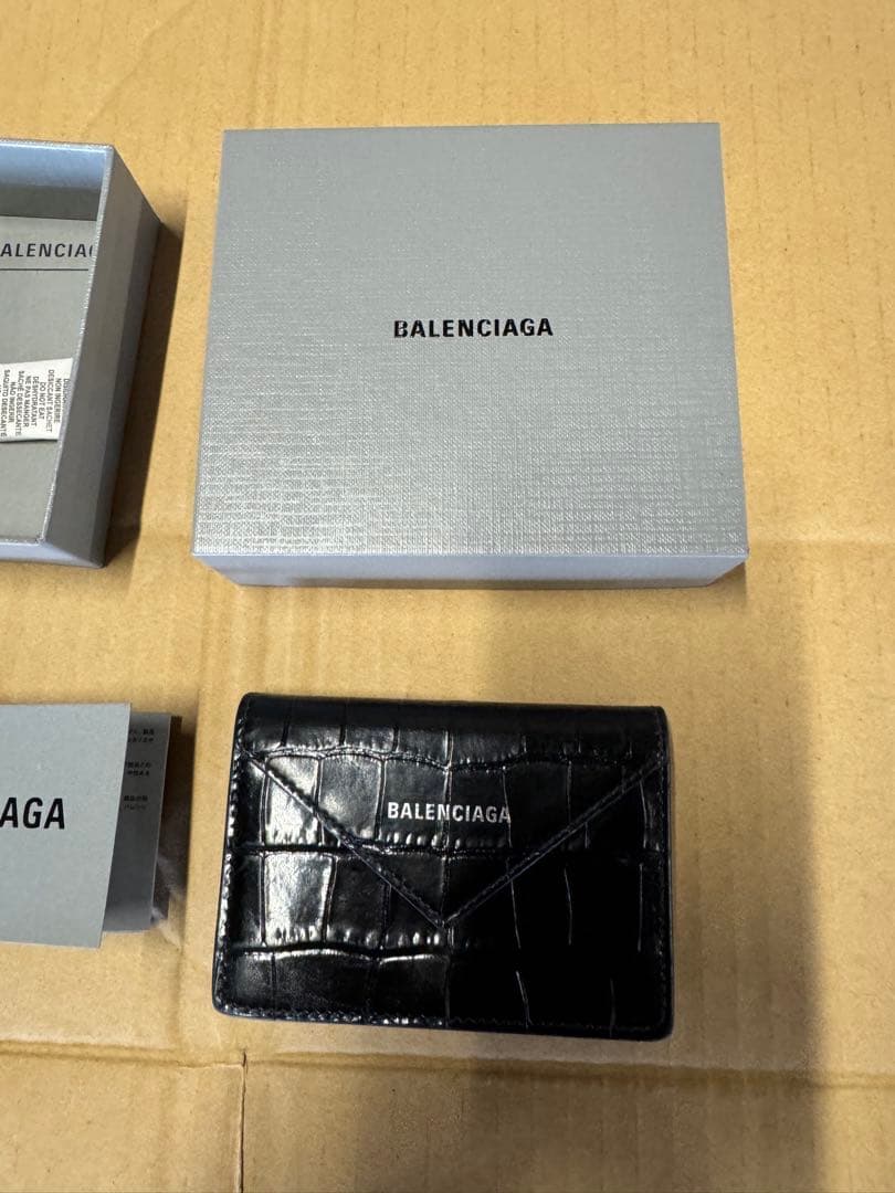 バレンシアガ　カードケース　中古