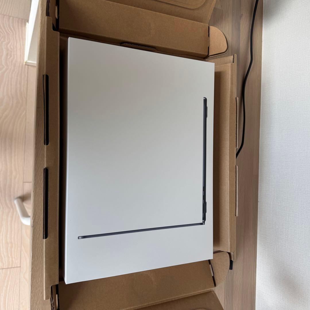 【使用時間3時間程度】Apple 2025 MacBook Air 13インチ