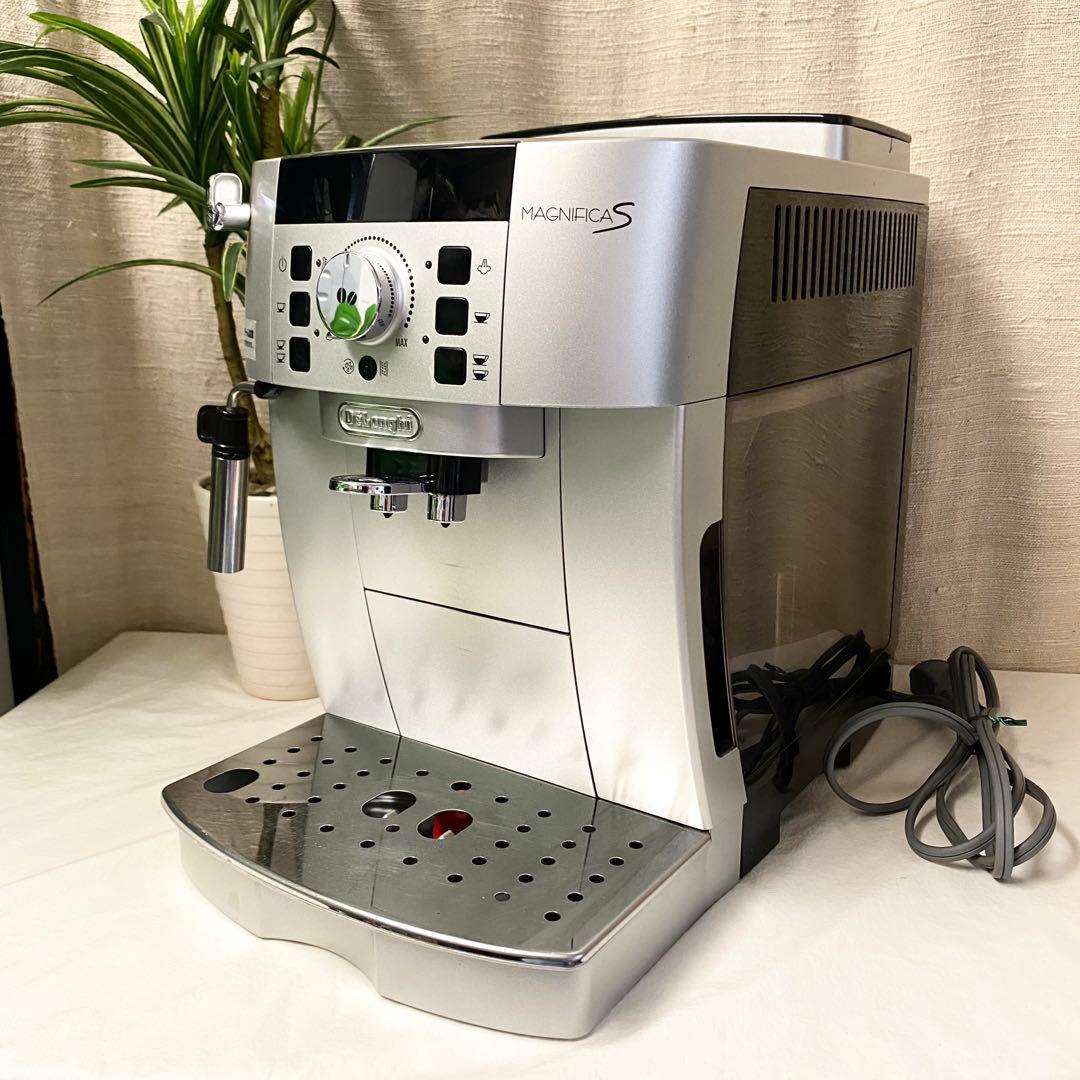自動エスプレッソマシンでお家時間を優雅に♪ デロンギ マグニフィカS