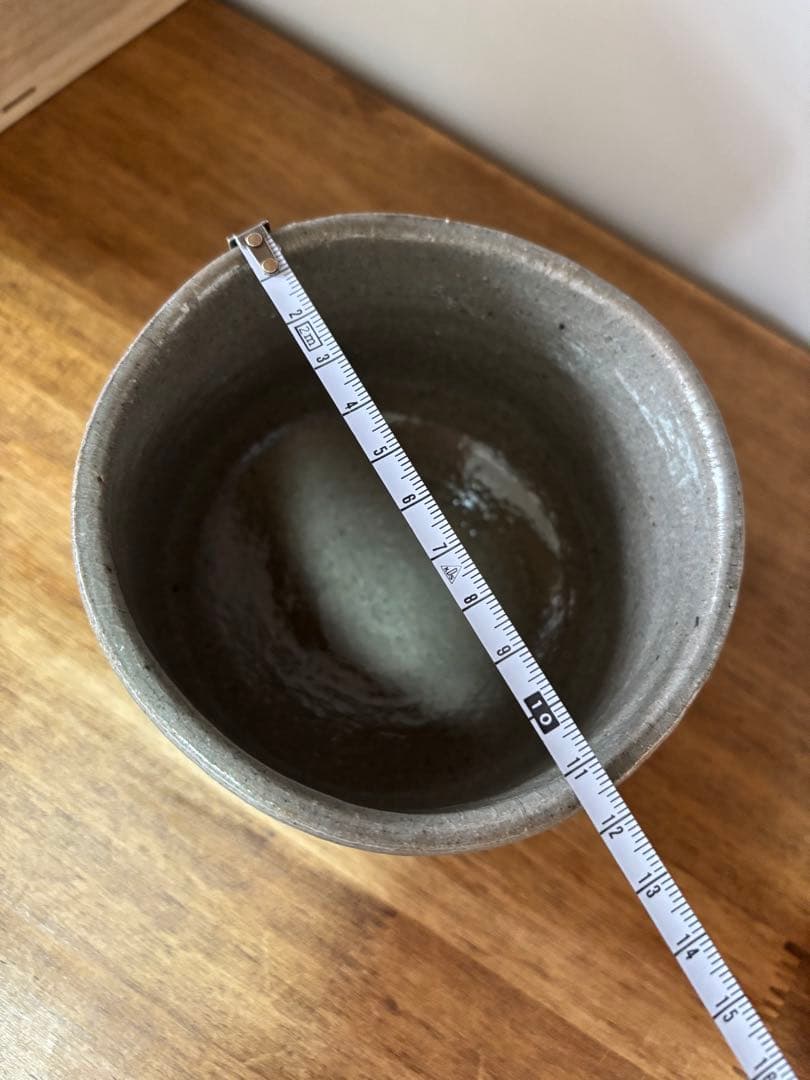 小島直喜　彫唐津　茶碗