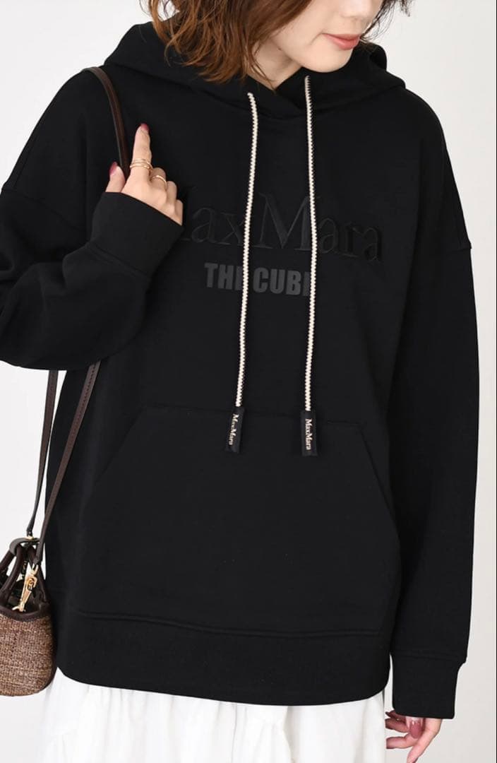 【値下げ】美品、Max Mara ブラック パーカー　XS