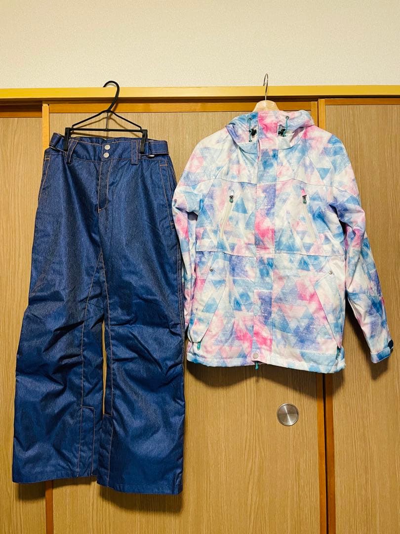 【美品】スキーウェア・スノーボードウェア　上下セット　グローブセット