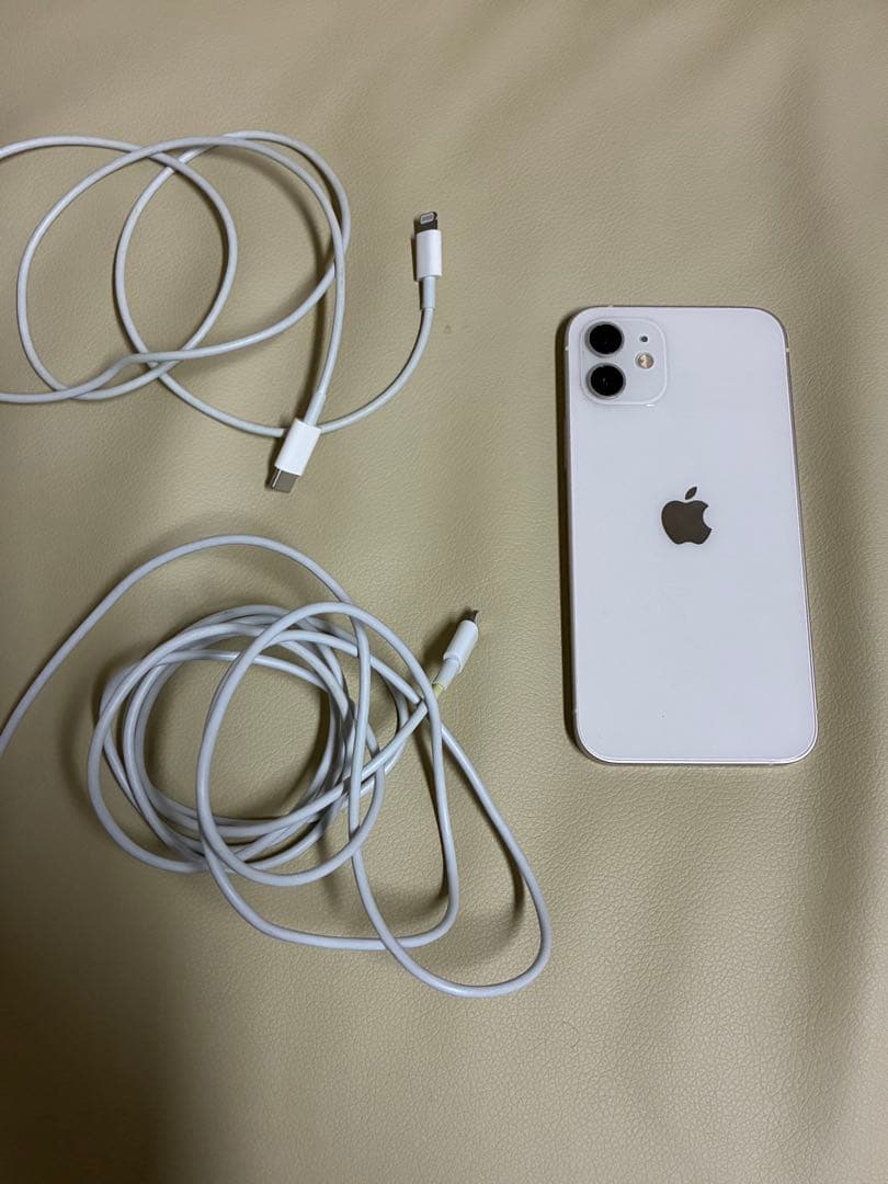 美品 iPhone12 本体 SIMフリー 初期化済み バッテリー91%充電器付