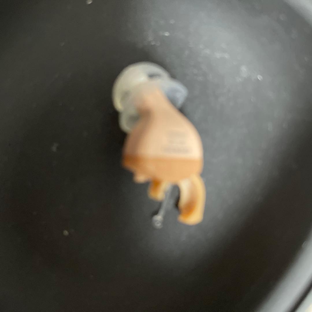 オンキョー耳穴型 右耳用です。