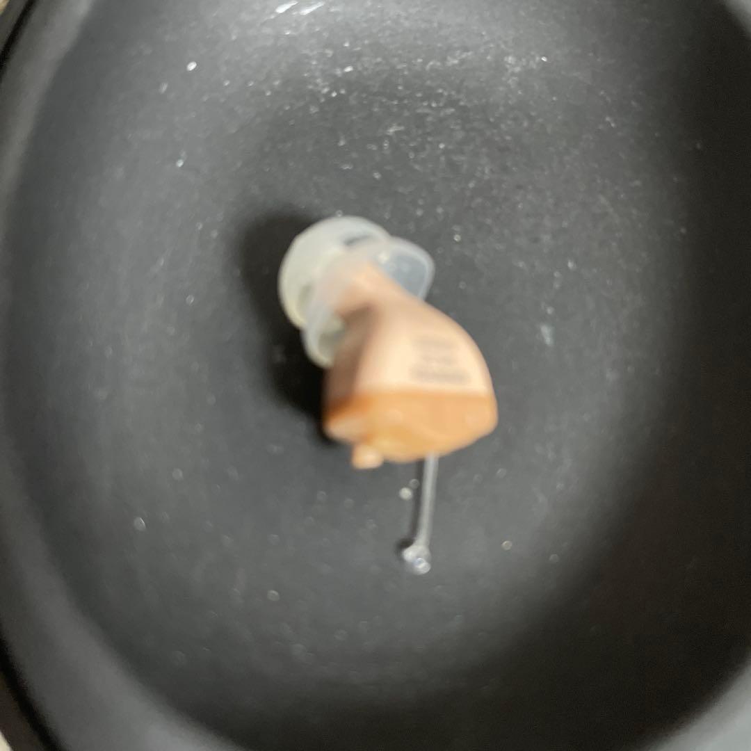 オンキョー耳穴型 右耳用です。