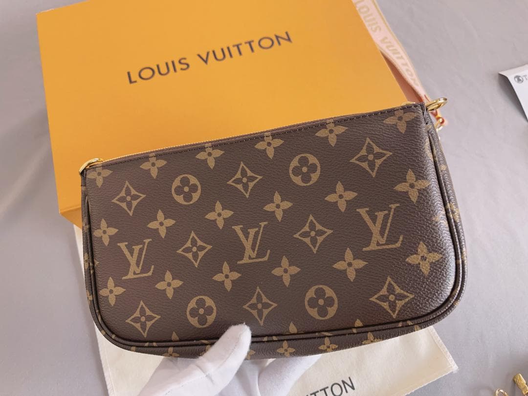 ミュルティポシェットアクセソワール M44840