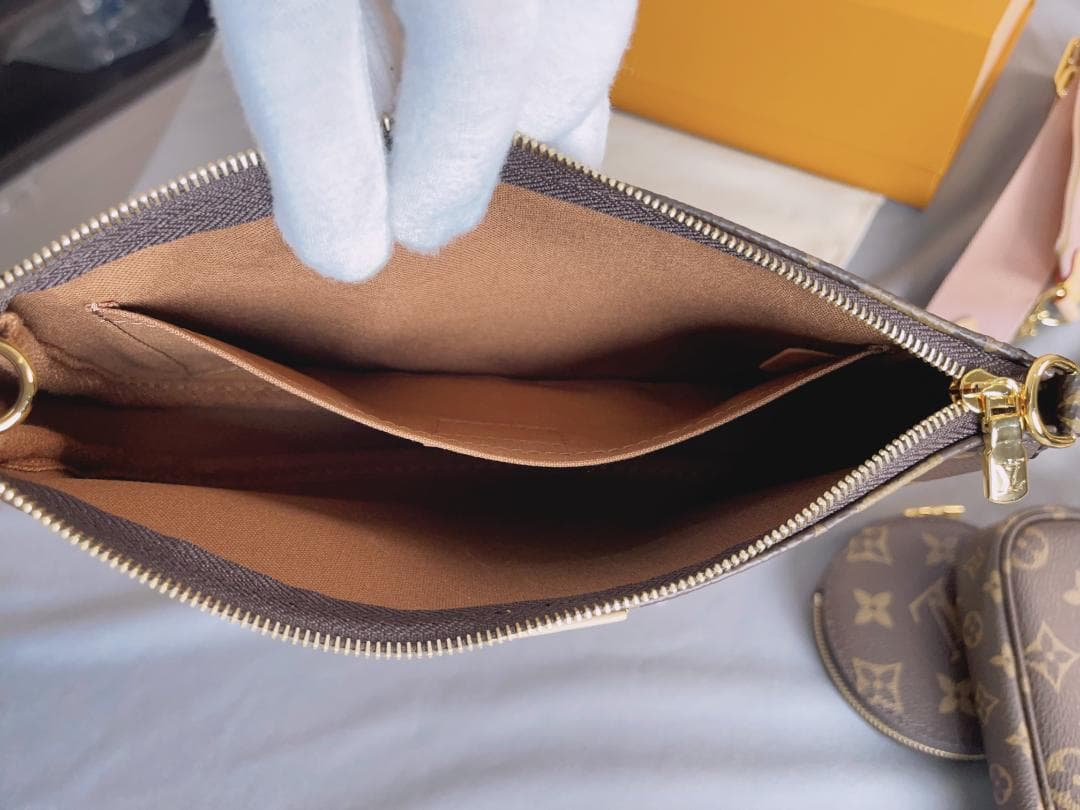 ミュルティポシェットアクセソワール M44840