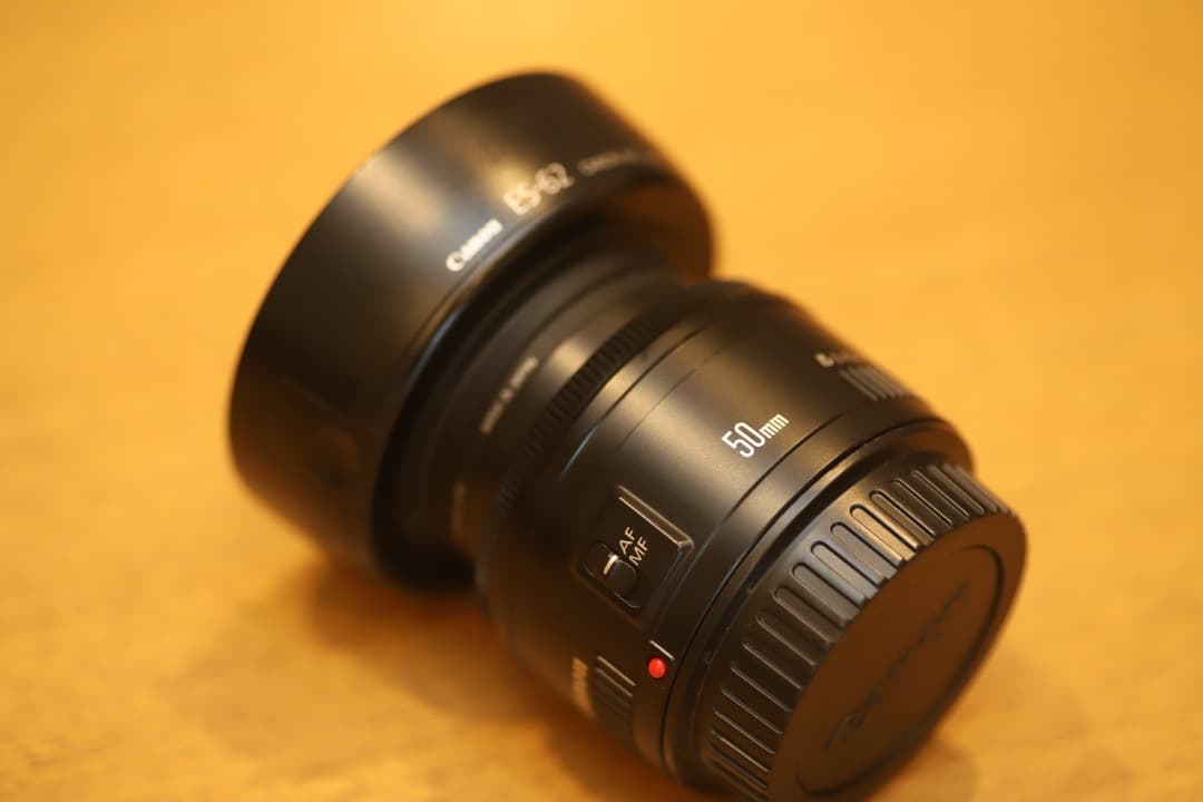 Canon EF50mm F1.8 II 純正フード付 単焦点レンズ