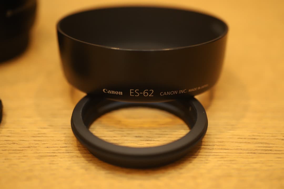 Canon EF50mm F1.8 II 純正フード付 単焦点レンズ